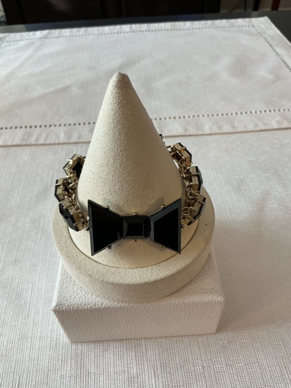 Black Agate Bow Vintage Gold Tone Bracelet
